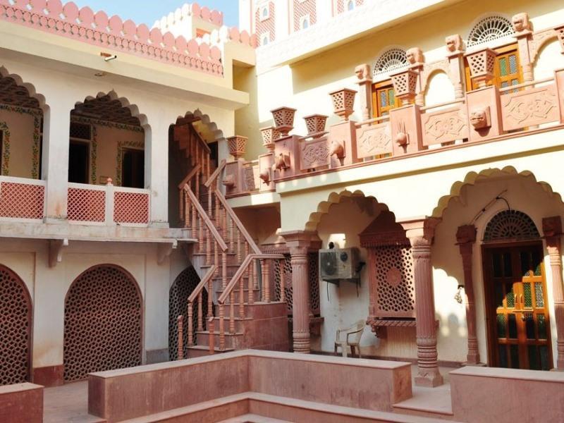 Hotel Suroth Mahal Luhāru Extérieur photo